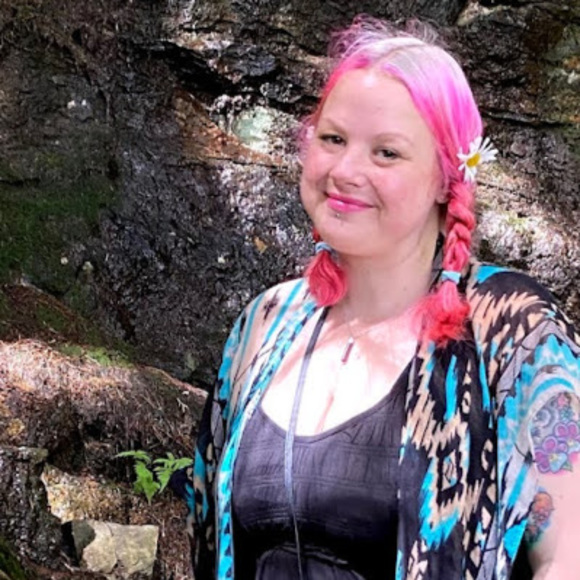 Meet your Posher, Jennifer - Picture 1 of 1